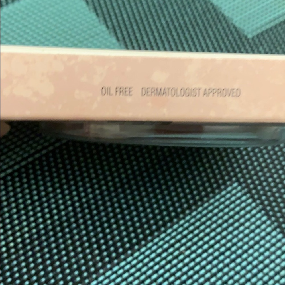 Mineral eye shadow - Picture 3 of 8